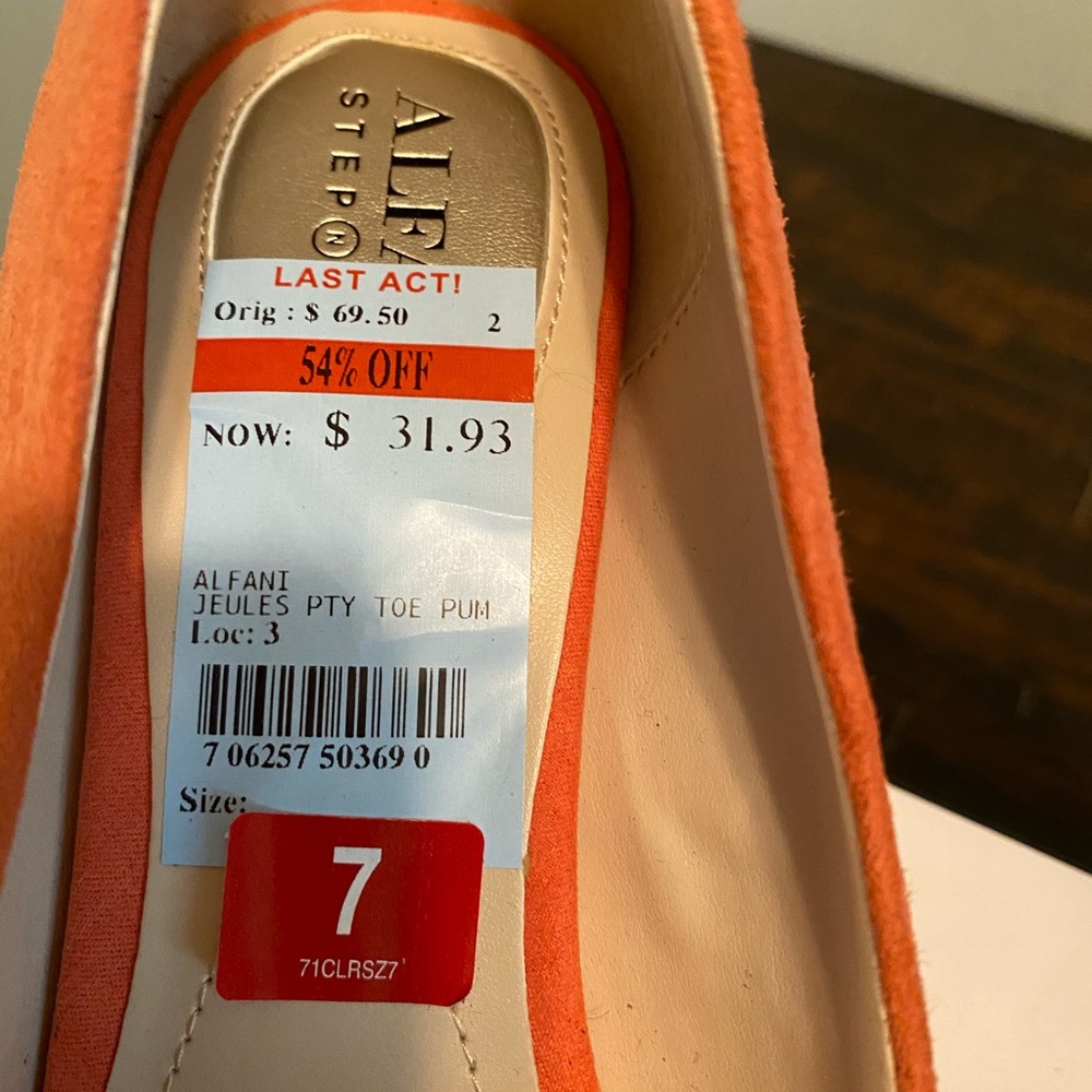 Shoes - Picture 6 of 6